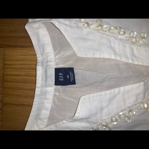 GAP white blouse with cute little buttons - Picture 3 of 4